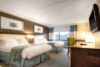 Room, 2 Queen Beds, Non Smoking