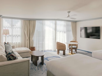 Pool View Deluxe Twin Bed