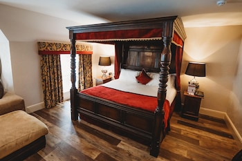Suite, 1 King Bed, Sauna, Garden View (Four Poster Bed)
