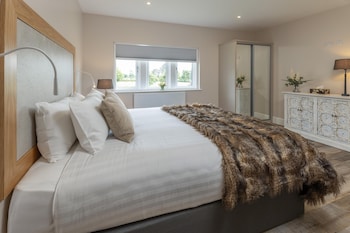 Standard Apartment, Multiple Beds, Non Smoking, Kitchen (View)