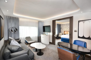 Executive Suite, 1 King Bed (With Lounge Access)