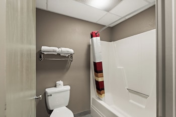 Deluxe Room, 1 Queen Bed, Accessible (Smoke Free)