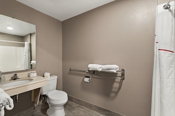 Deluxe Room, 1 Queen Bed, Accessible (Smoke Free)