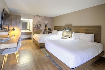 Standard Room, 2 Queen Beds, Non Smoking