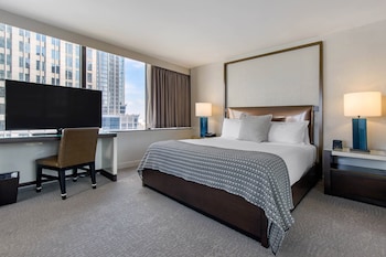 Executive Suite, 1 King Bed (Club Exec Suite)