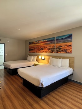 Room, 2 Queen Beds, Mobility Accessible, Non Smoking (Bathtub w/ Grab Bars)