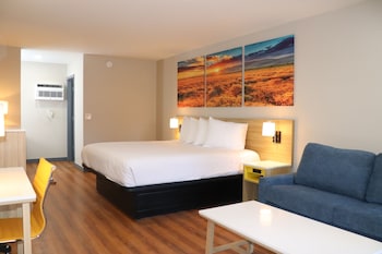 Suite, 1 King Bed, Non Smoking
