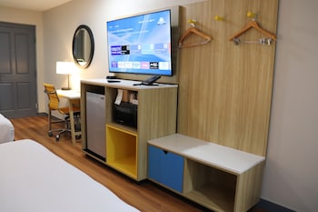Suite, 2 Queen Beds, Non Smoking
