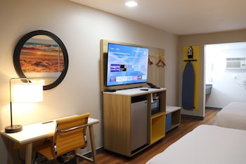 Suite, 2 Queen Beds, Non Smoking