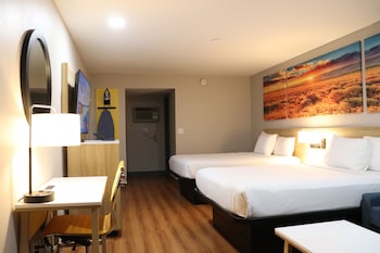 Suite, 2 Queen Beds, Non Smoking