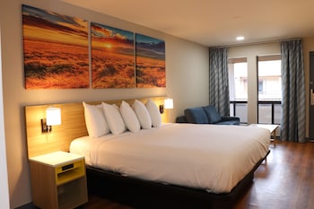 Suite, 1 King Bed, Non Smoking