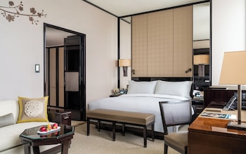 Deluxe Twin Room with Courtyard View