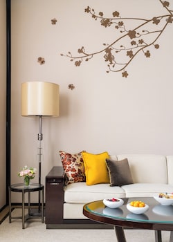 Superior Courtyard Suite