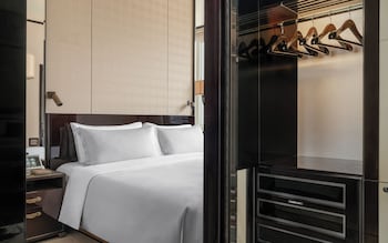Superior Courtyard Suite