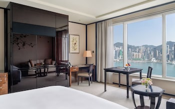 Grand Deluxe Harbour View King Room