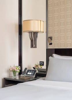 Grand Deluxe King Room
