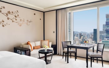 Grand Deluxe King Room