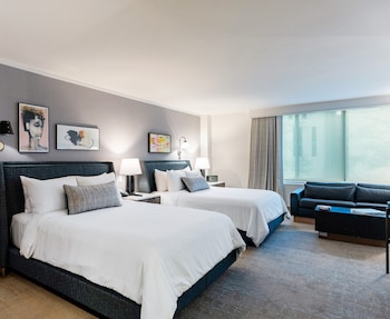 Junior Suite, 2 Queen Beds (Longworth)