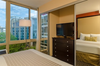 Deluxe Room, 1 King Bed