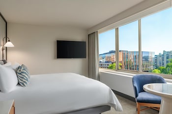 Deluxe Room, 1 King Bed