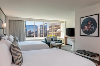 Junior Suite, 2 Queen Beds (Longworth)