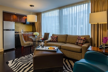 Suite, 1 Bedroom (King w/Full Kitchen)