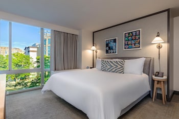 Standard Room, 1 King Bed