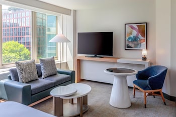 Junior Suite, 1 King Bed with Sofa bed (Longworth)