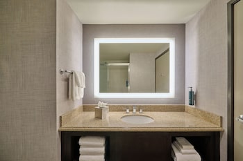 Executive Room, 1 King Bed with Sofa bed
