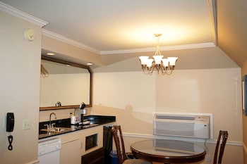 Superior Studio, 1 King Bed, Non Smoking