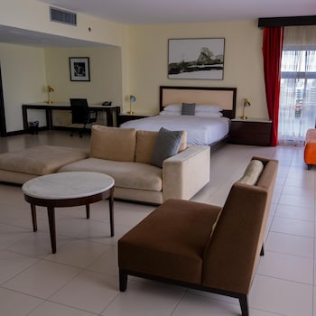 Junior Suite, 1 King Bed, Balcony