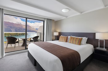 Superior Room, 1 Queen Bed, Lake View