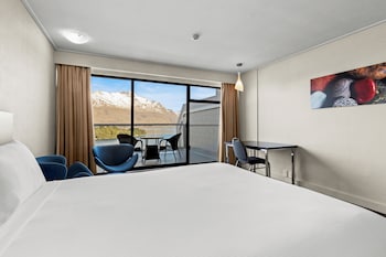 Superior Room, 1 Queen Bed, Lake View