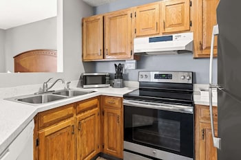 Suite, Multiple Beds, Non Smoking, Kitchen (Oversized Room)