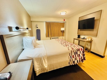 Deluxe Room, 1 King Bed, Accessible (Smoke Free)