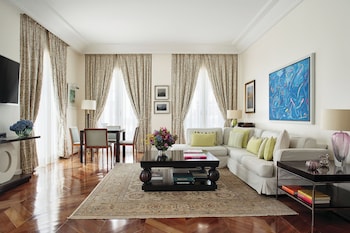 Penthouse (7 Bedroom Suite)