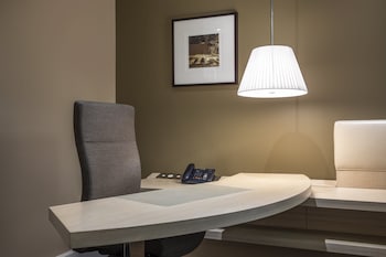 Classic Room, 1 King Bed