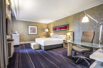 Premium Room, 1 King Bed, Club Lounge Access