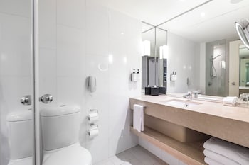Premium Room, 1 King Bed, Club Lounge Access (Separate Bath)