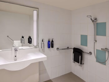 Standard Room, 1 Double Bed, Accessible, Sea View