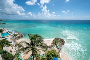 Superior Ocean Front Studio