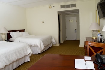 Club Room, 2 Queen Beds (Concierge level)