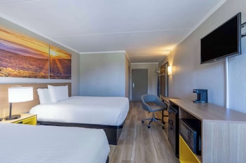 Room, 2 Queen Beds, Smoking