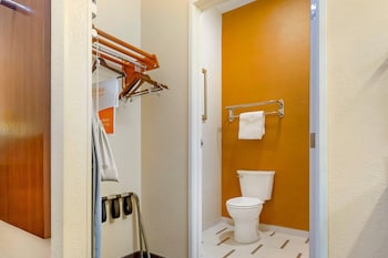 Suite, 1 King Bed with Sofa bed, Non Smoking (Efficiency)