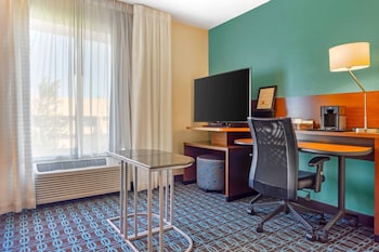 Suite, 1 King Bed with Sofa bed, Non Smoking (Efficiency)