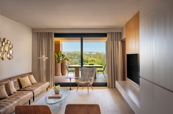 Suite, Sea View