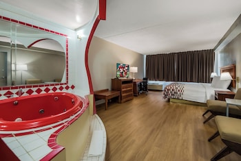 Suite, 1 King Bed, Non Smoking, Jetted Tub