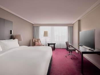 Superior Room, 1 King Bed