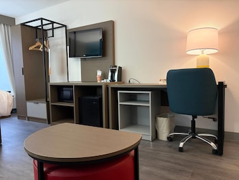Room, Multiple Beds, Mobility Accessible, Non Smoking