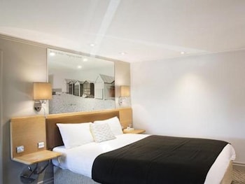 Classic Double Room, 1 Double Bed (Harbour Facing)